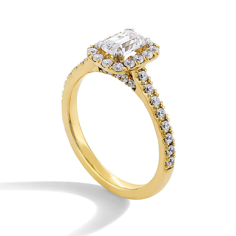 Verlobungsring mit Labordiamanten im Smaragdschliff 1.0 ct. Gesamtgewicht, Halo, in 14K Gelbgold (F/SI2)