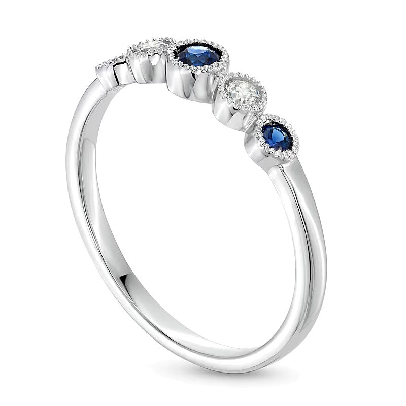 Fashion-Ring mit blauem Saphir und 0,1 ct. Gesamtgewicht Diamanten im Vintage-Stil mit fünf Steinen in 10K Weißgold