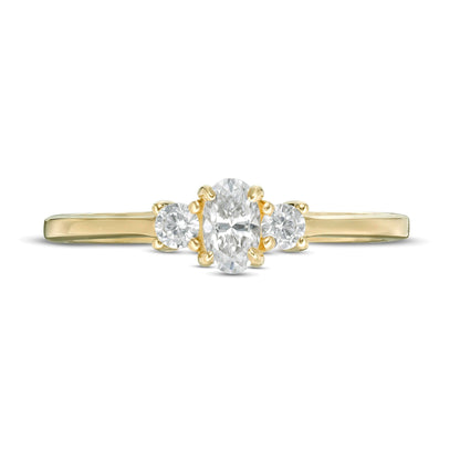 0.5 ct. Gesamtgewicht Dreistein-Verlobungsring mit Diamanten in oval und rund aus 14K Gelbgold