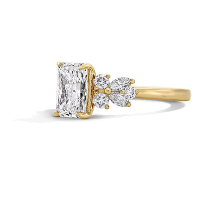 2.63 CT. TW Verlobungsring mit Labordiamant im Radiant-Schliff in 14K Gelbgold (F/VS2)