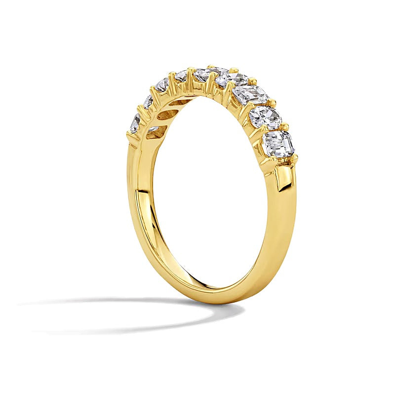 Memoire-Ring mit Labordiamanten im Smaragd- und Ovalschliff 1,0 ct. Gesamtgewicht in 10K Gelbgold (F/VS2)