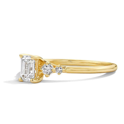 0.63 ct. Gesamtgewicht Freundschaftsring mit Labordiamanten im Smaragdschliff, fünf Steine, in 10K Gelbgold (F/SI2)