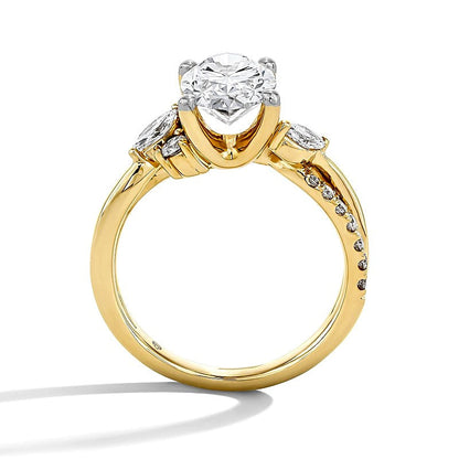 2.38 CT. Gesamtgewicht Solitär mit seitlichem Besatz mit ovalem Labordiamant in 14K Gelbgold (F/VS2)