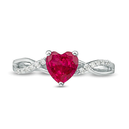 6,0mm herzförmiger Labor-Rubin und 0,05 ct. Gesamtgewicht Diamant Ring mit gedrehter Schiene in 10K Weißgold
