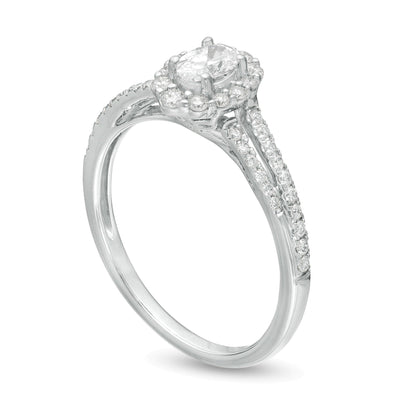 0.5 CT. Gesamtgewicht Verlobungsring mit ovalem Diamant-Halo und geteilter Schiene in 10K Weißgold