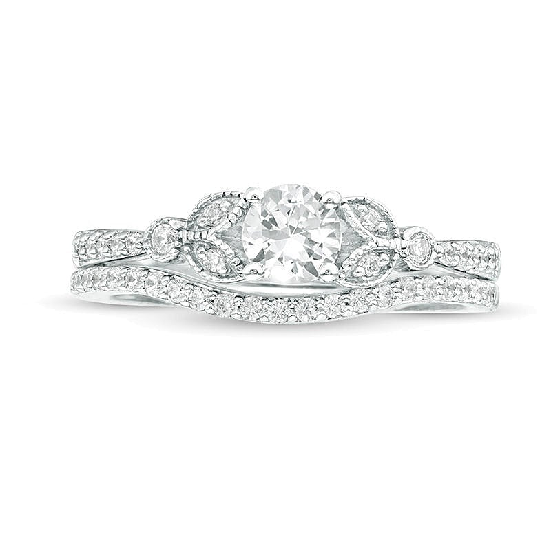 4,5mm im Labor gezüchteter weißer Saphir und Diamant 0,17 ct. Gesamtgewicht Braut-Set im Vintage-Stil mit Blattseiten aus rhodiniertem Sterlingsilber