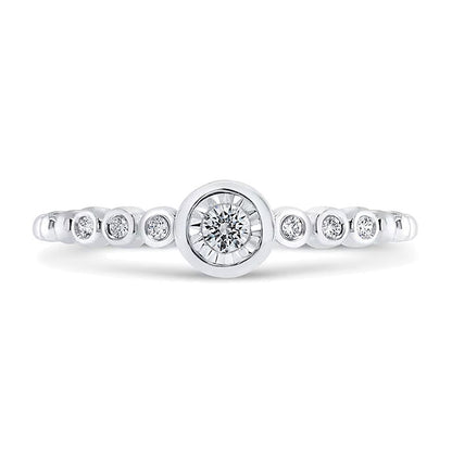 0.1 ct. Gesamtgewicht Diamant Freundschaftsring mit Zargenfassung und sieben Steinen in 10K Weißgold