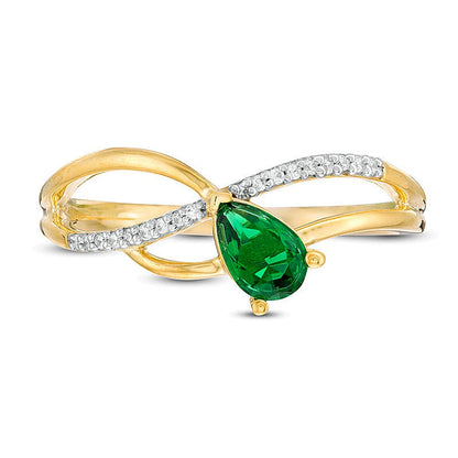 Freundschaftsring für Damen mit tropfenförmigem Labor-Smaragd und 0,05 ct. Gesamtgewicht Diamanten in 10K Gelbgold