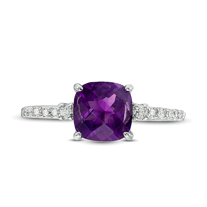 7,0 mm Amethyst im Kissenschliff und 0,13 ct. Gesamtgewicht Diamant Solitär mit seitlichem Besatz in 10K Weißgold