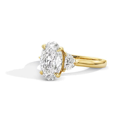 3.63 CT. Gesamtgewicht Oval Labordiamant Dreistein-Verlobungsring in 14K Gelbgold (F/VS2)