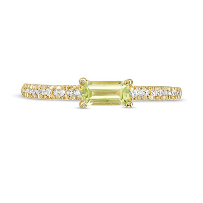 Fashion-Ring mit Baguette-Peridot und 0,1 ct. Gesamtgewicht Diamanten in 10K Gelbgold
