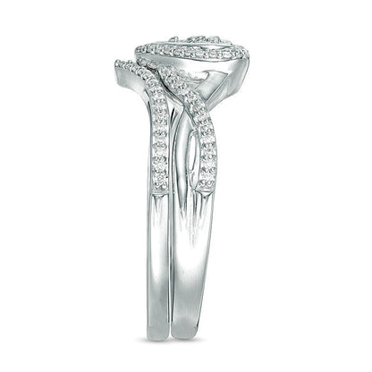 0.2 ct. Gesamtgewicht Diamant Brautset mit Herz-Rahmen und Twist-Design in 10K Weißgold