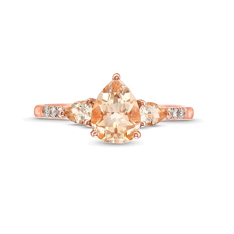 Dreistein-Ring mit tropfenförmigem Morganit und 0,07 ct. Gesamtgewicht Diamanten in 10K Roségold