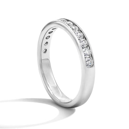 0,75 ct. Gesamtgewicht Labordiamant Memoire-Ring kanalgefasst in 10K Weißgold (F/VS2)