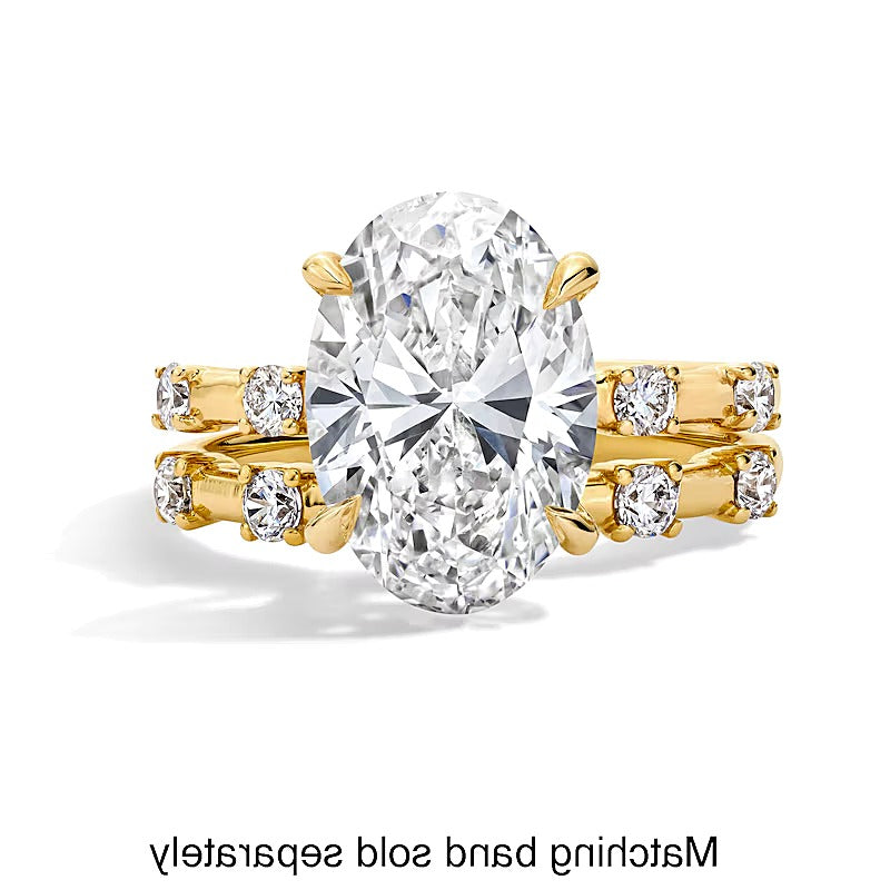 4.25 CT. Gesamtgewicht Solitär mit seitlichem Besatz Verlobungsring mit ovalem Labordiamant in 14K Gelbgold (F/VS2)