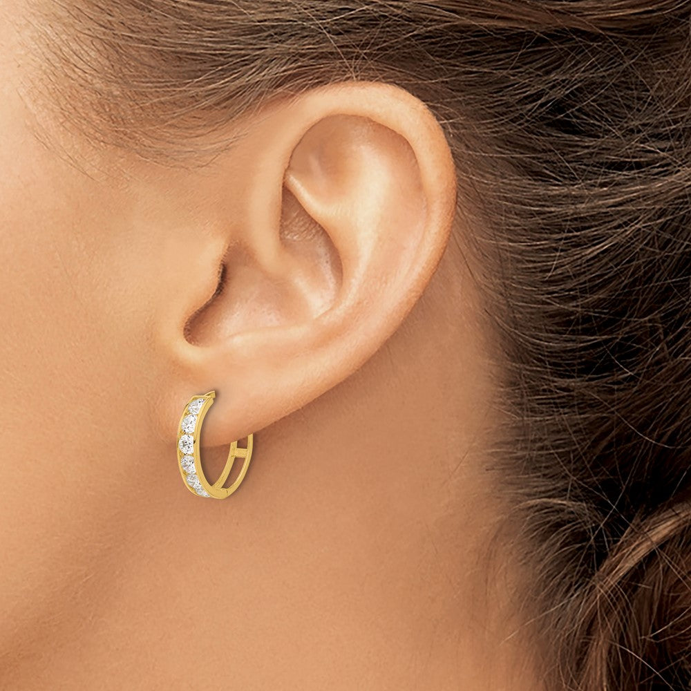 14K Gelbgold Poliert Zirkonia 4x16mm Huggie Creolen