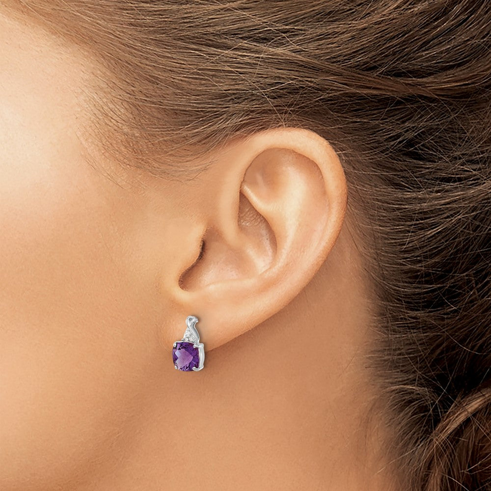14K Weißgold Ohrstecker mit 7 mm Kissenschliff-Schachbrettmuster, Amethyst (Februar) und Diamanten