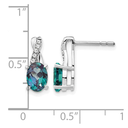 Ohrringe aus 14K Weißgold mit 7x5 ovalem laborgezüchtetem Alexandrit (Juni) und Diamant