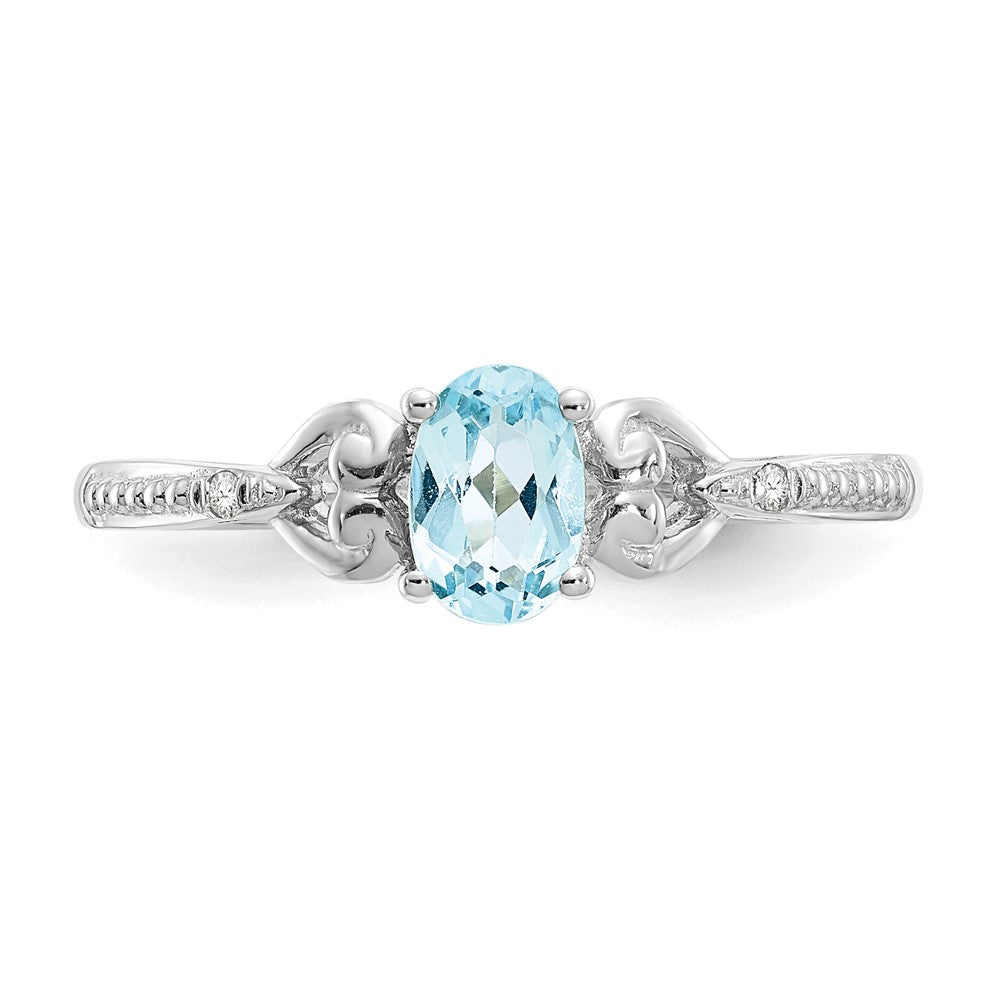 14K Weißgold Ring mit ovalem Swiss Blue Topaz und Diamanten