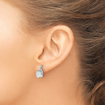 14K Weißgold Ohrstecker mit 7 mm Kissenschliff-Schachbrettmuster-Aquamarin (März) und Diamanten