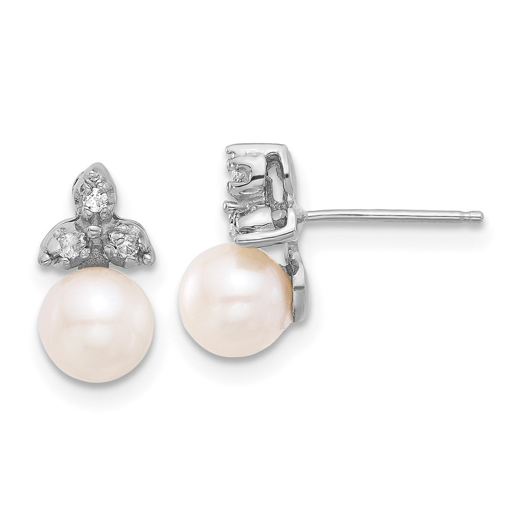14K Weißgold 5-6mm Weiß Rund Süßwasser Zuchtperle.06 Karat Diamant Ohrstecker