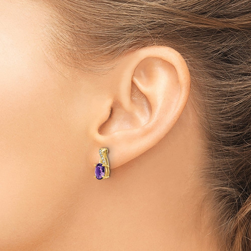 14K Gelbgold Ohrstecker mit ovalem 7x5 Amethyst (Februar-Geburtsstein) und Diamanten