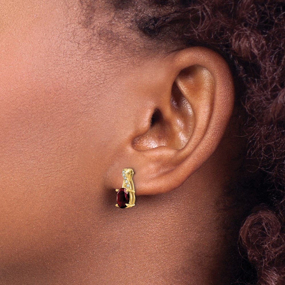 14K Gelbgold Ohrstecker mit ovalem Januar-Granat (7x5) und Diamanten