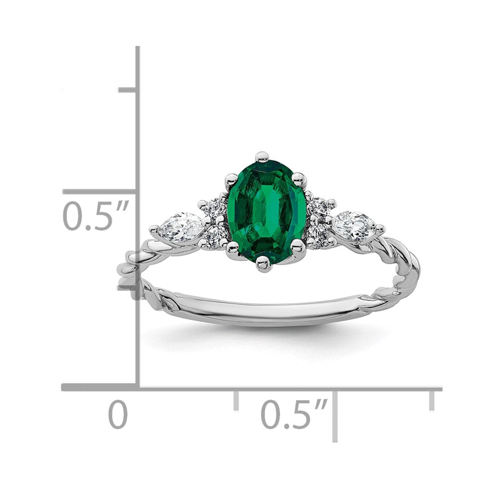 14K Weißgold Ring mit Diamant und 7x5 ovalem Mai/Laborgezüchtetem Smaragd, Größe 7, gedreht