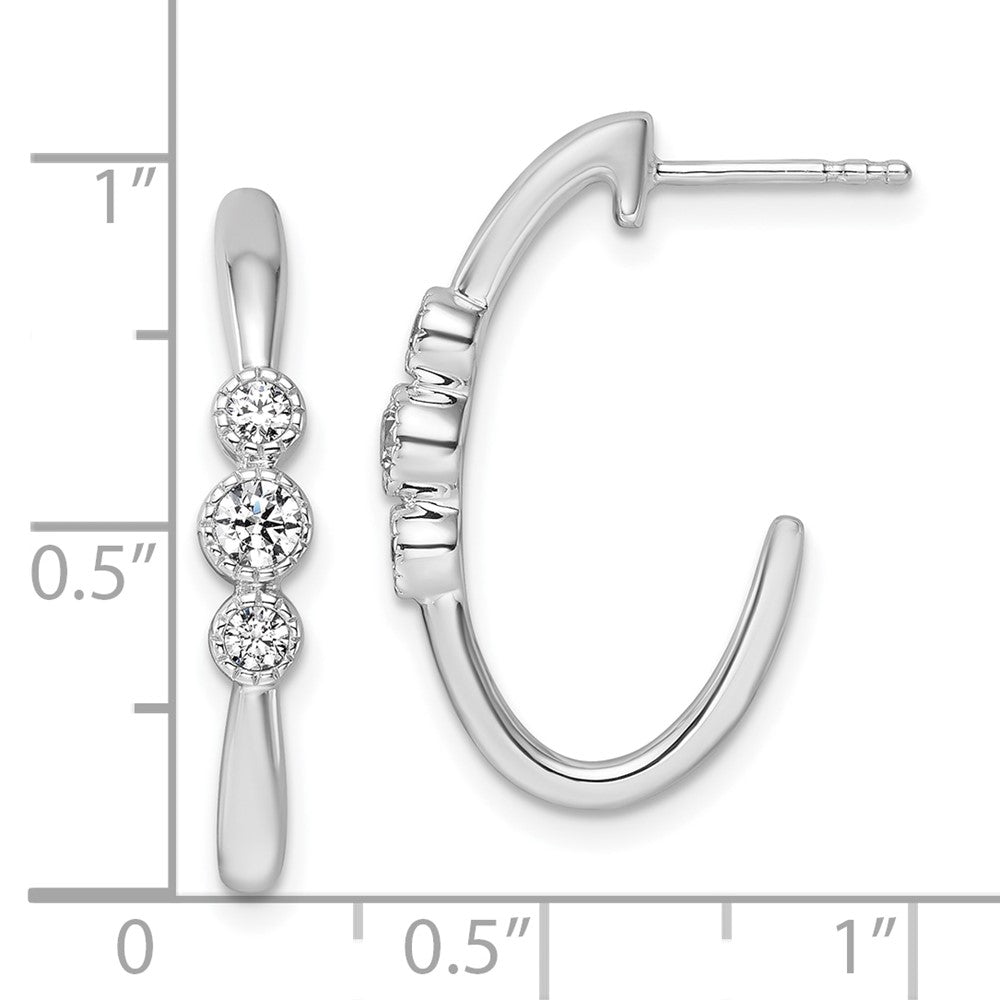 14K Weißgold Ohrringe mit polierten J-Creolen und 0,375 Karat Diamanten, Steckverschluss