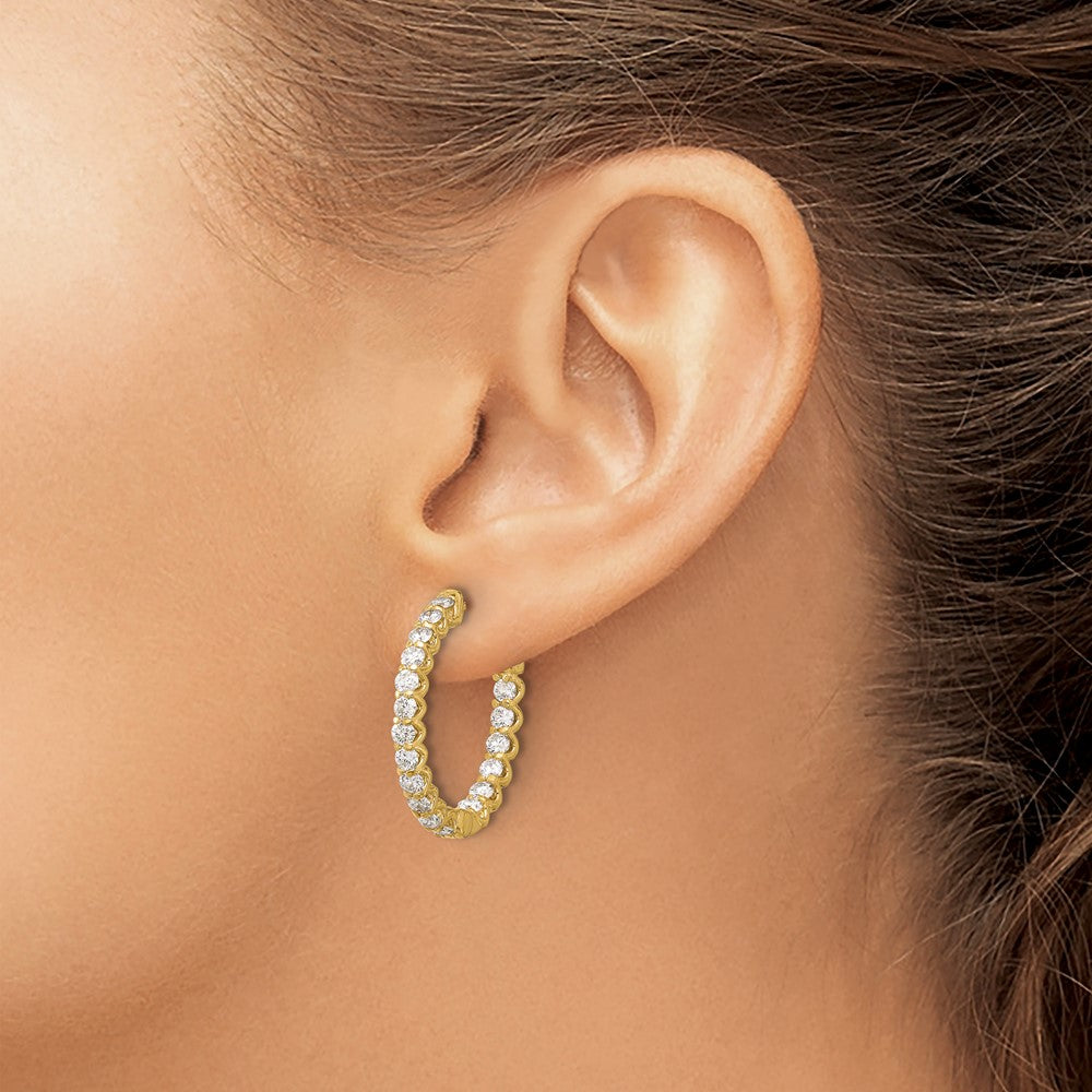 14K Gelbgold 2.1 Karat Diamant In/out Oval Creole mit Sicherheits Verschluss Ohrringe