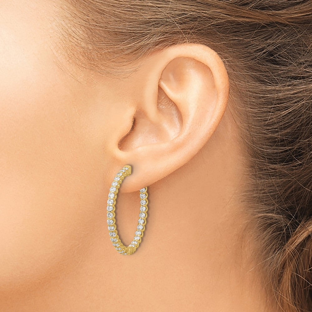 14K Gelbgold 2.9 Karat Diamant In/out Oval Creole mit Sicherheits Verschluss Ohrringe