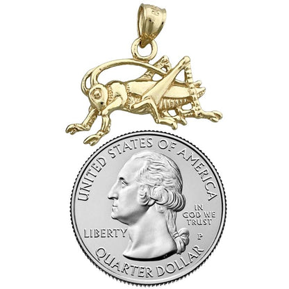 Grashüpfer-Anhänger aus 14K Gold
