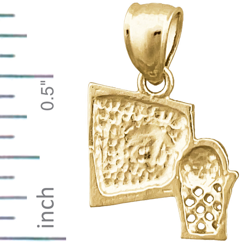 14K Gold Charm Basketball im Korb mit Brett
