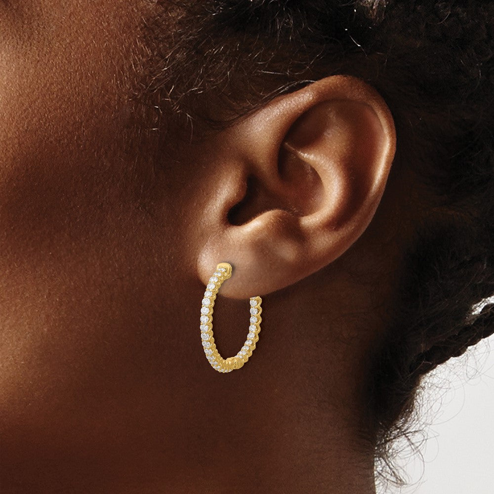 14K Gelbgold 1.12 Karat Diamant In/out Creole mit Sicherheits Verschluss Ohrringe