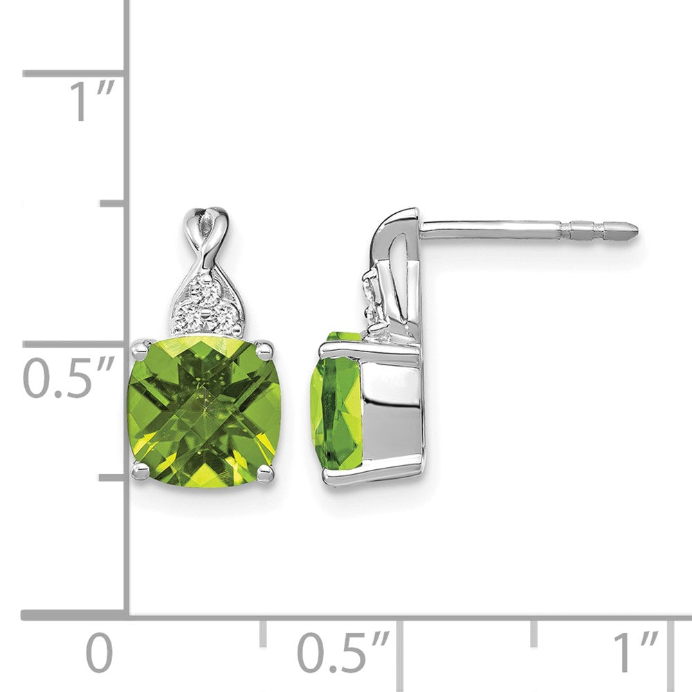 14K Weißgold 7 mm Kissenschliff Schachbrettschliff August-Geburtsstein/Peridot und Diamant Ohrstecker