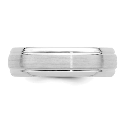 14K Weißgold 6 mm Ehering mit Standardgewicht, Komfort-Passform, gebürstetem Satin-Finish und Linienkante