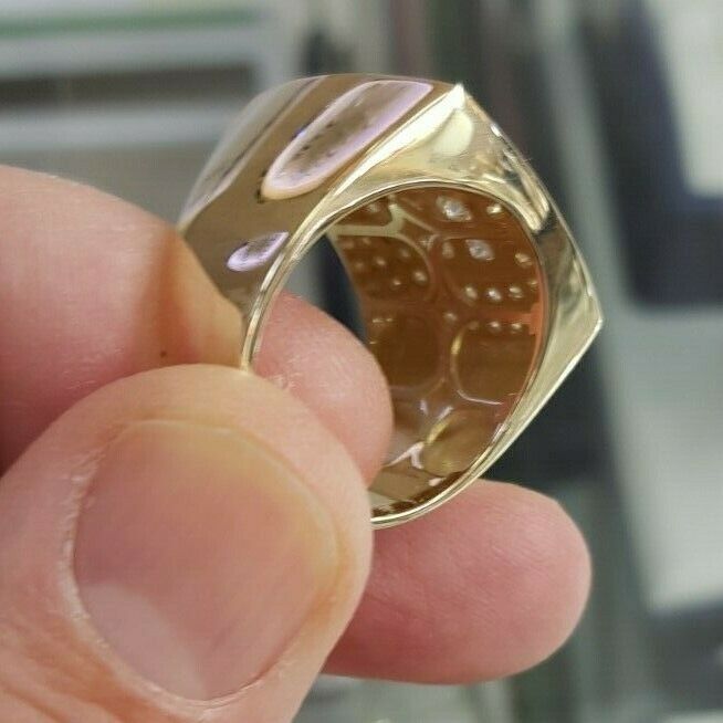 Herren-Ring mit 3 ct. Diamant in doppelter Kissenschliff-Rahmenfassung aus 10K Weißgold
