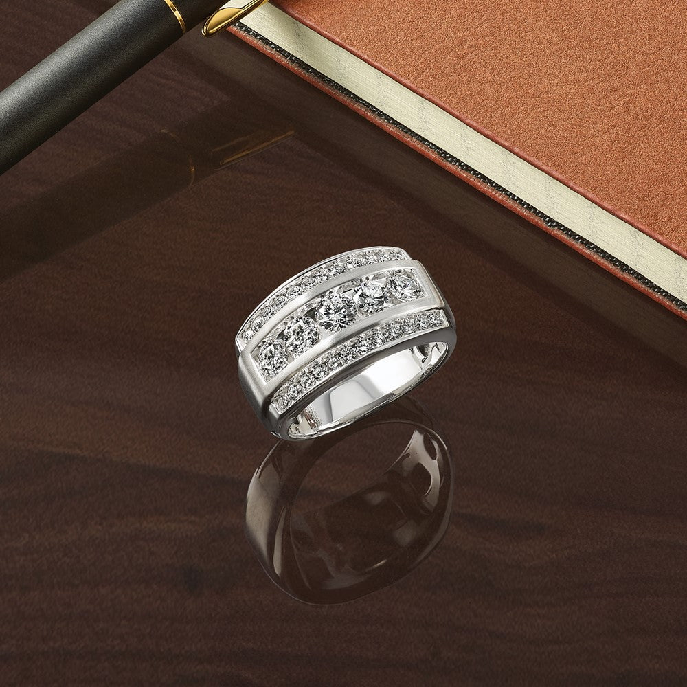 14K Weißgold Herrenring mit 1,875 ct. im Labor gezüchtetem Diamant VS/SI+ G+, poliert und satiniert, dreireihig