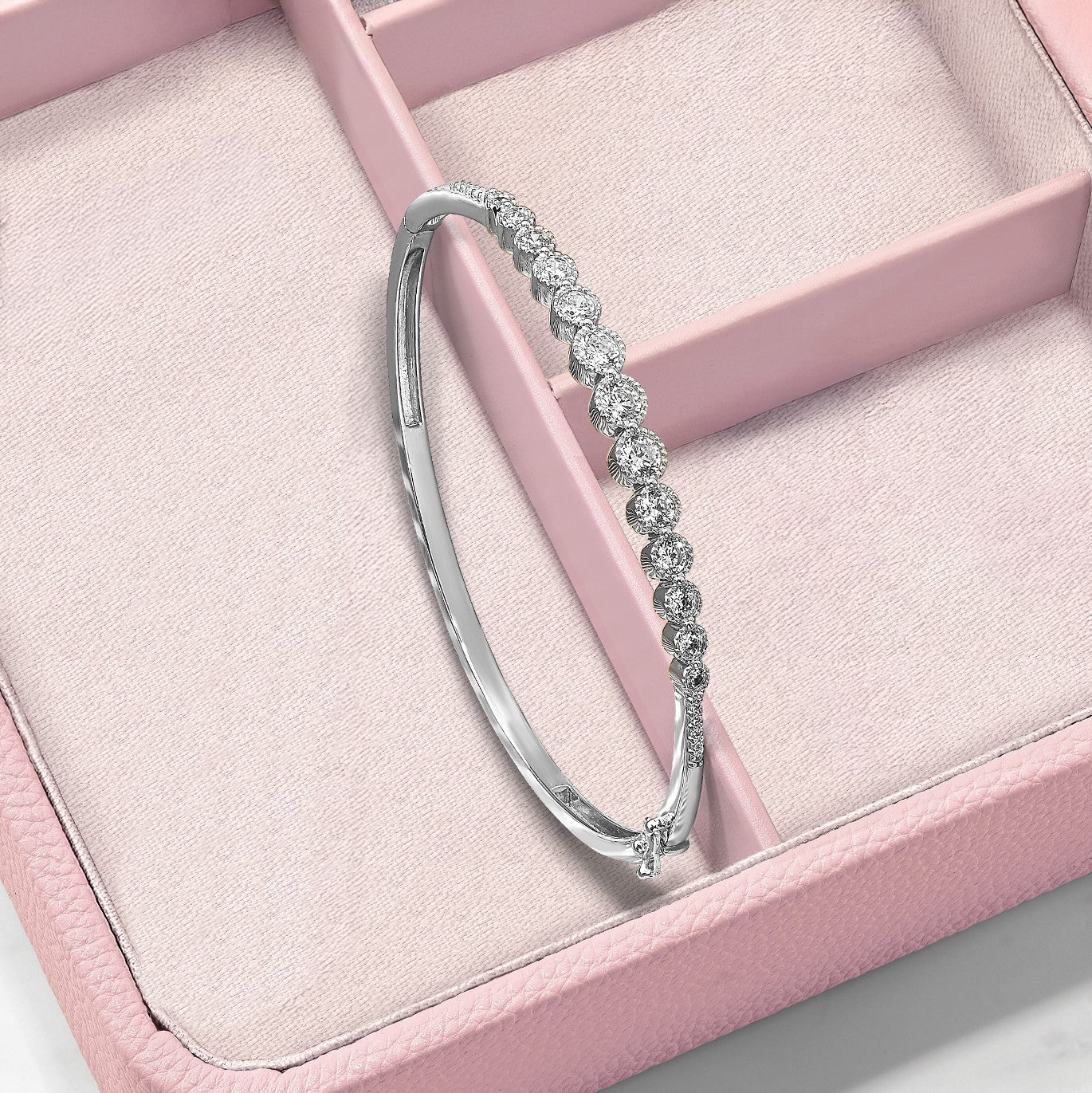 14K Weißgold 1 1/2 Ct. Im Labor Gezüchtet Diamant Vs/si+ G+ Armreif Armband
