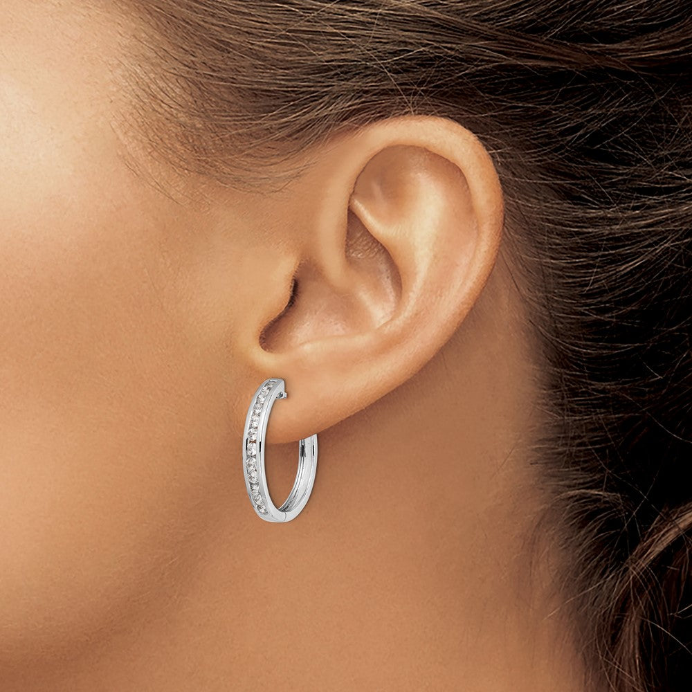 14K Weißgold Creolen mit echten Diamanten und Klappscharnier