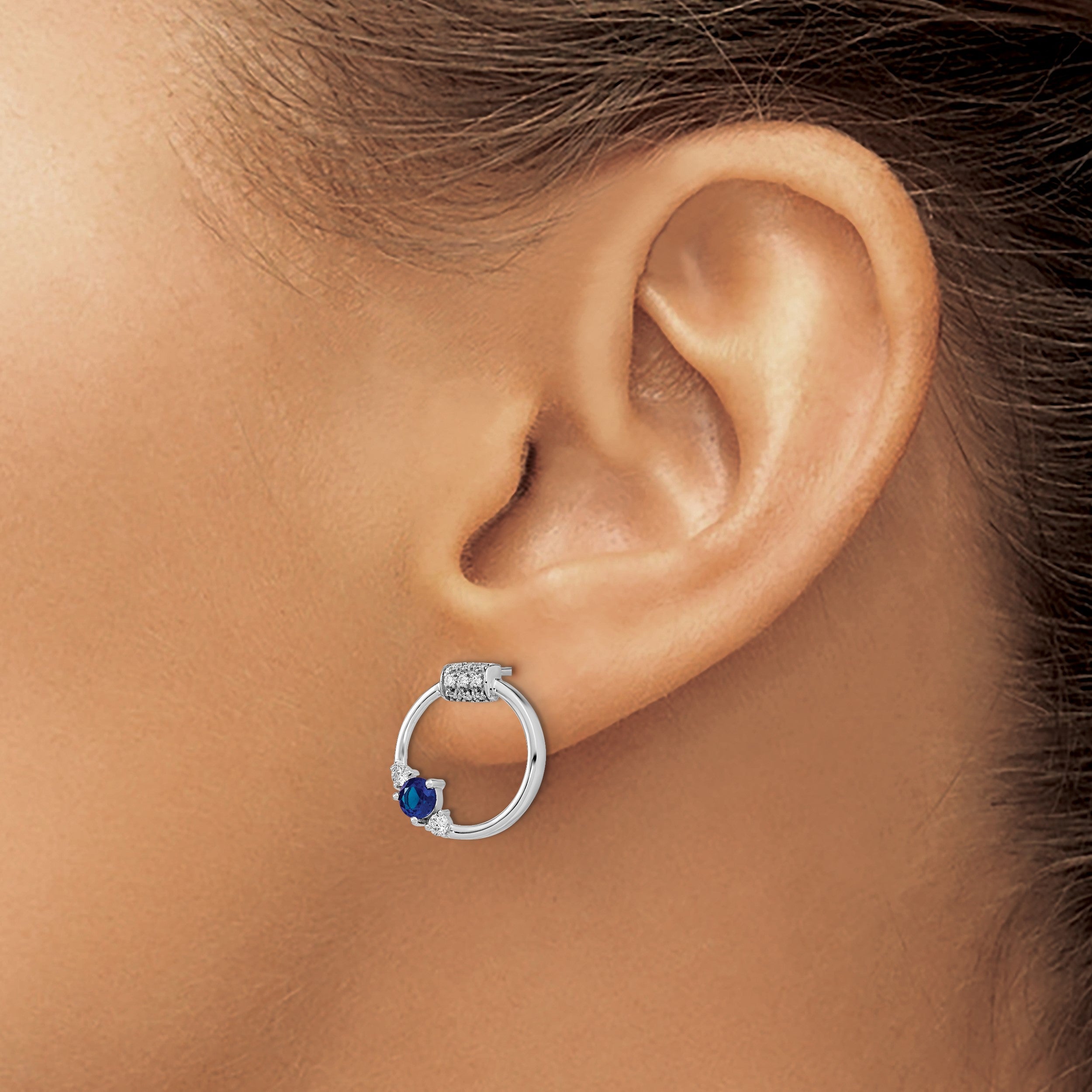 14K Weißgold Ohrstecker mit Kreis-Design, echten Diamanten und blauen Saphiren, poliert