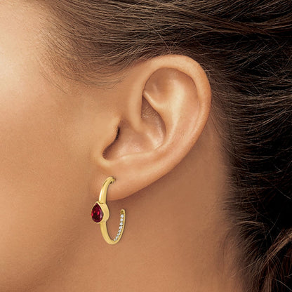 14K Gelbgold J-Creolen mit synthetischem Rubin im Birnenschliff und echtem Diamant