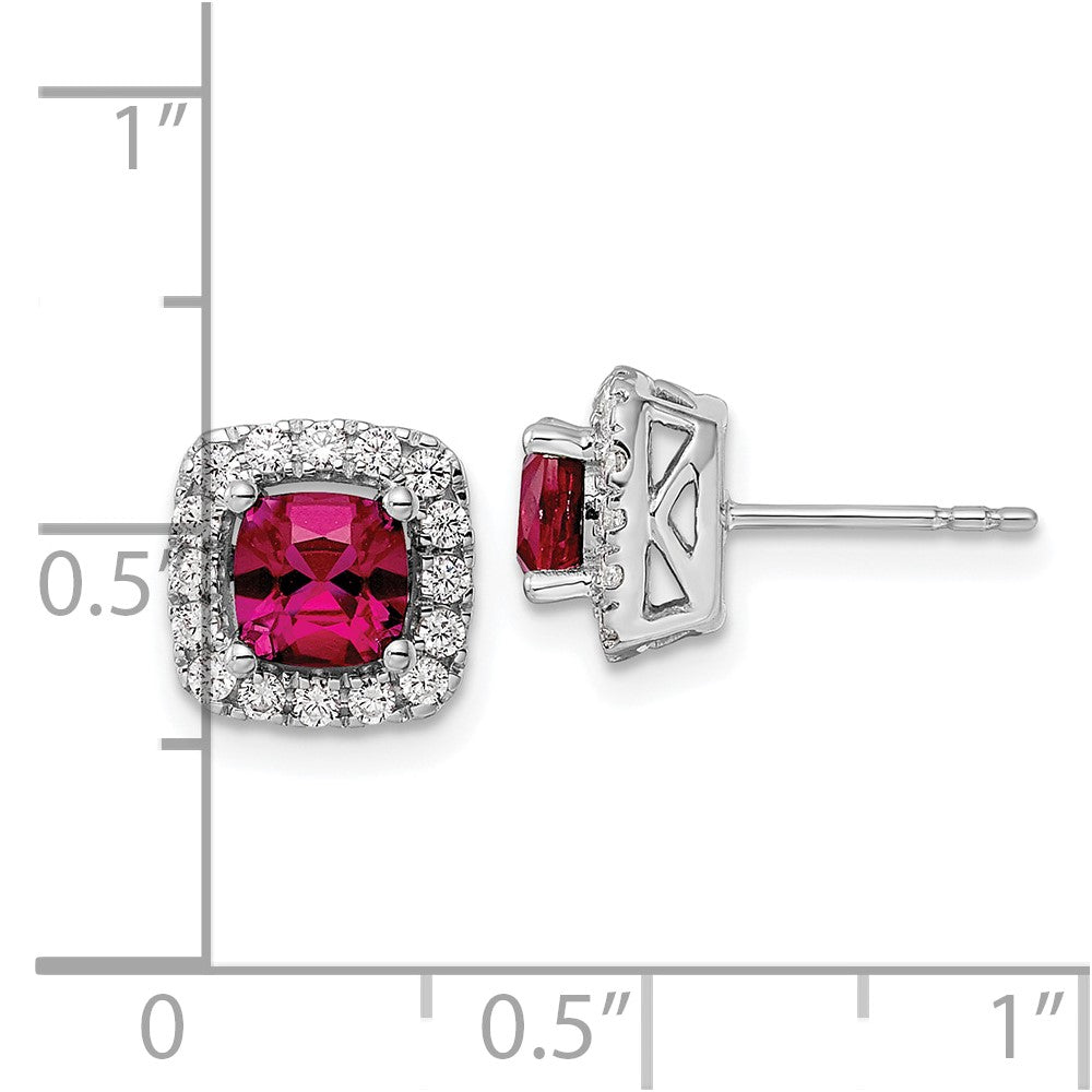 14K Weißgold Ohrstecker mit 0,375 ct. laborgezüchtetem Diamant VS/SI+ G+ und synthetischem Rubin (Juli-Geburtsstein) in Halo-Fassung