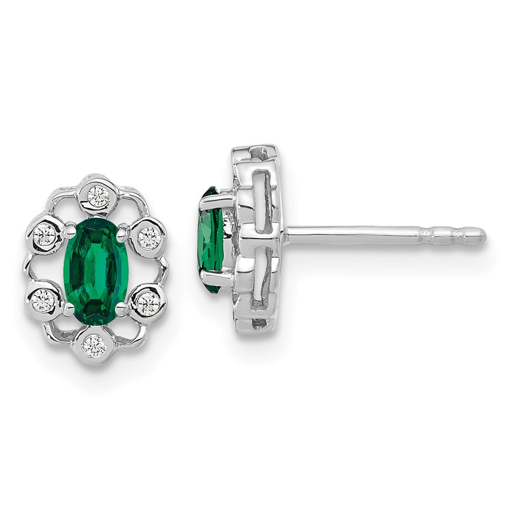 14K Weißgold Ohrstecker mit 0,05 ct. im Labor gezüchteten Diamanten VS/SI+ G+ und ovalen gezüchteten Smaragden im Halo-Design