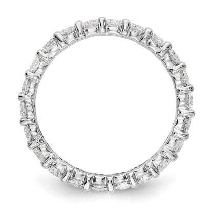 14K Weißgold Memoire-Ring mit 2 ct. im Labor gezüchteten Diamanten, VS/SI+ G+, in Shared-Prong-Fassung