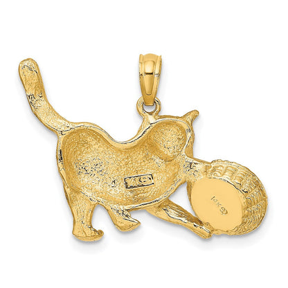 14K Gelb- und Rhodiumgold Charm „Katze spielt mit Garn im Korb", rhodiniert