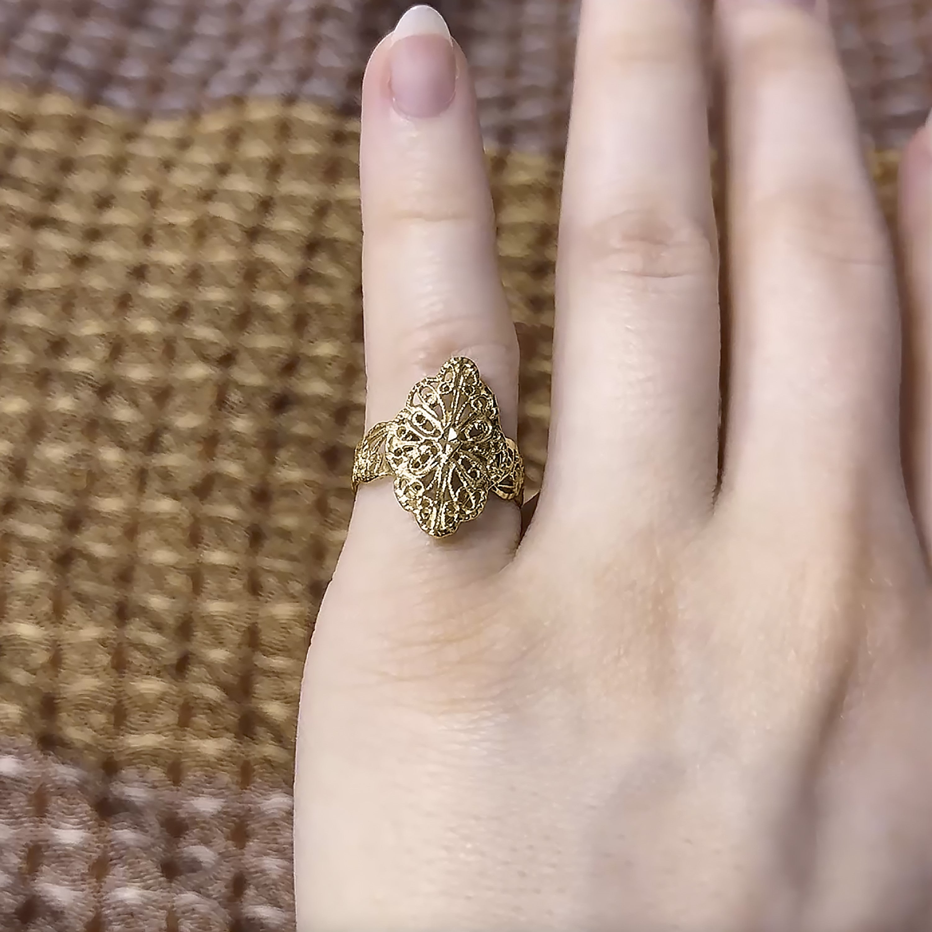 14K Gelbgold Ring mit echtem Diamantschliff und Filigranmuster