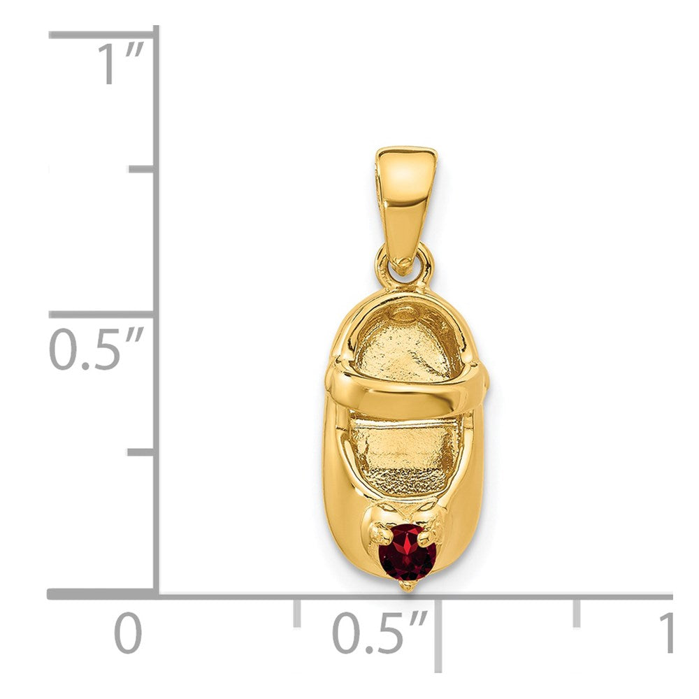 14K Gelbgold 3-D Gravierbarer Baby-Schuh-Charm mit rotem synthetischem Stein (Januar)
