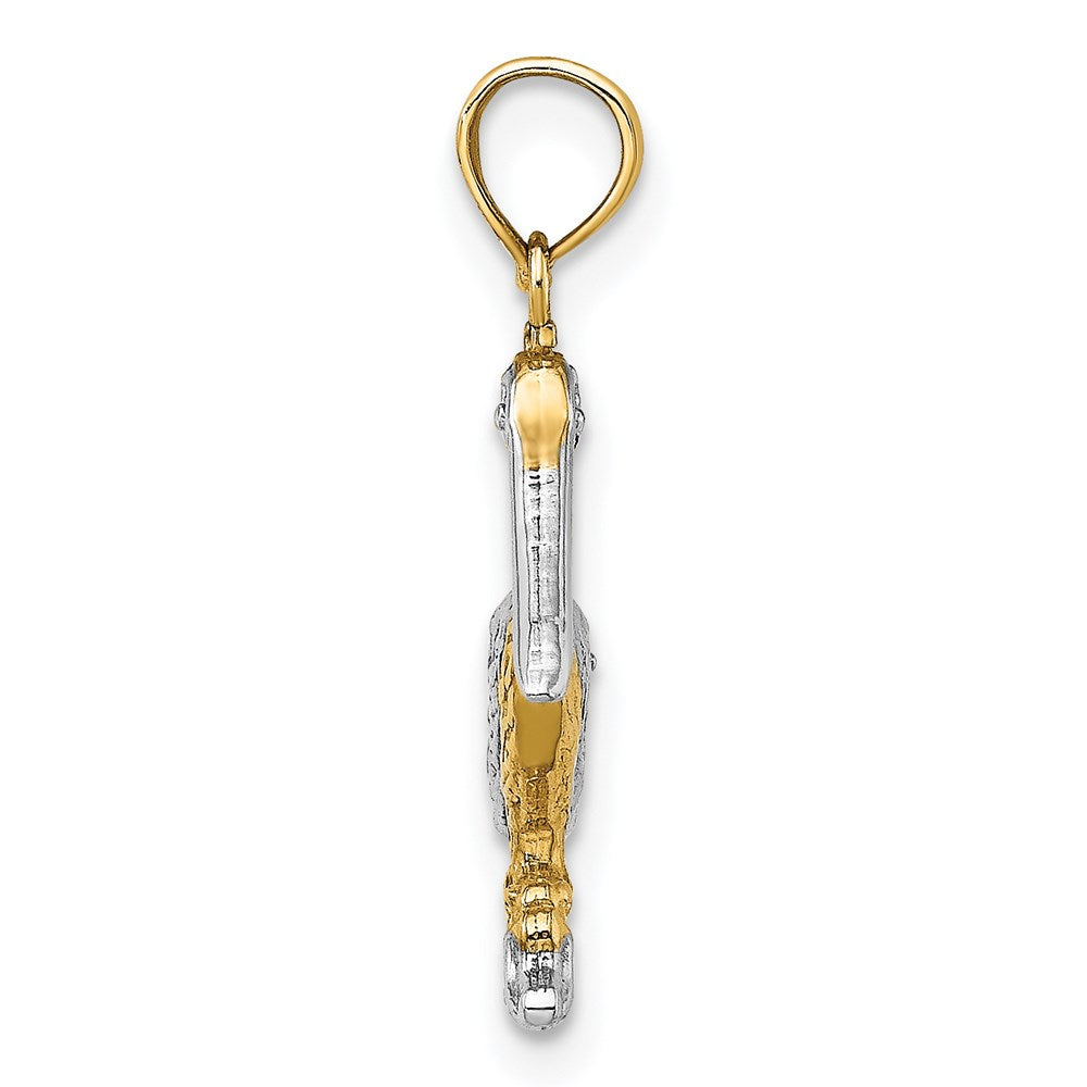14k Gelbgold und Roségold mit Weißrhodinierung, kleiner 3-D Pelikan-Charm, stehend
