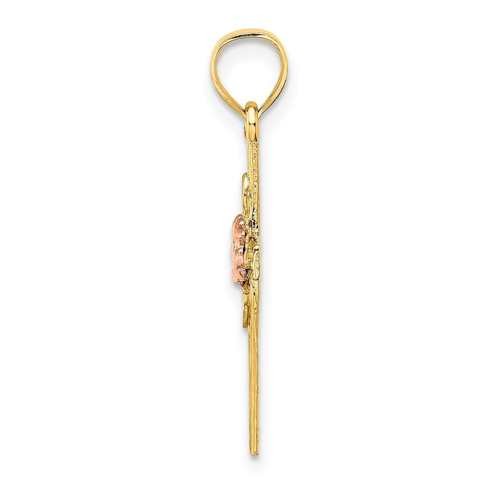 14K Bicolor Strukturiert Kreuz mit Blume Charm